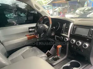 Toyota Sequoia Platinum 4x4 2019 Gray