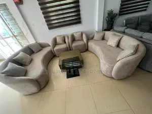 Well Designed Coner Sofa Chair