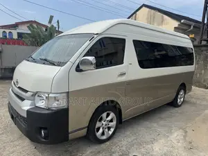 Toyota HiAce 2016 Gold
