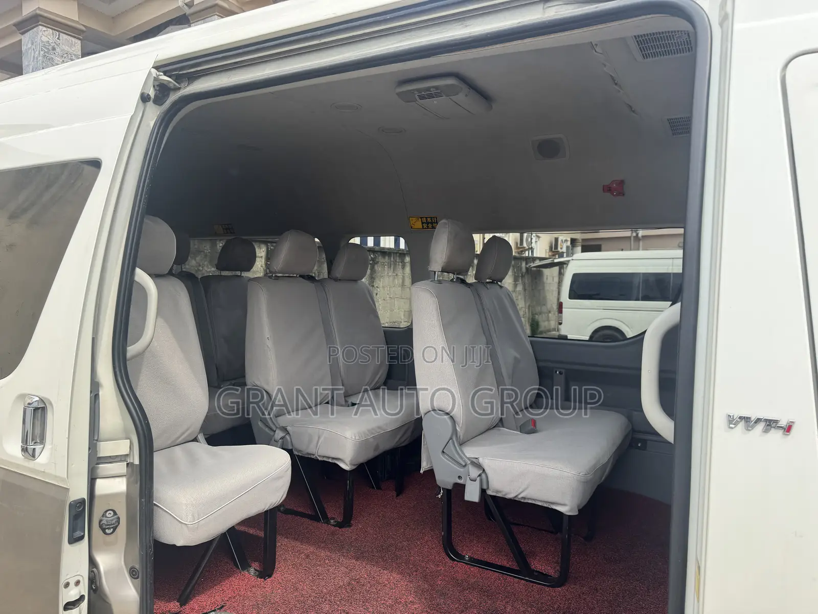 Toyota HiAce 2016 Gold