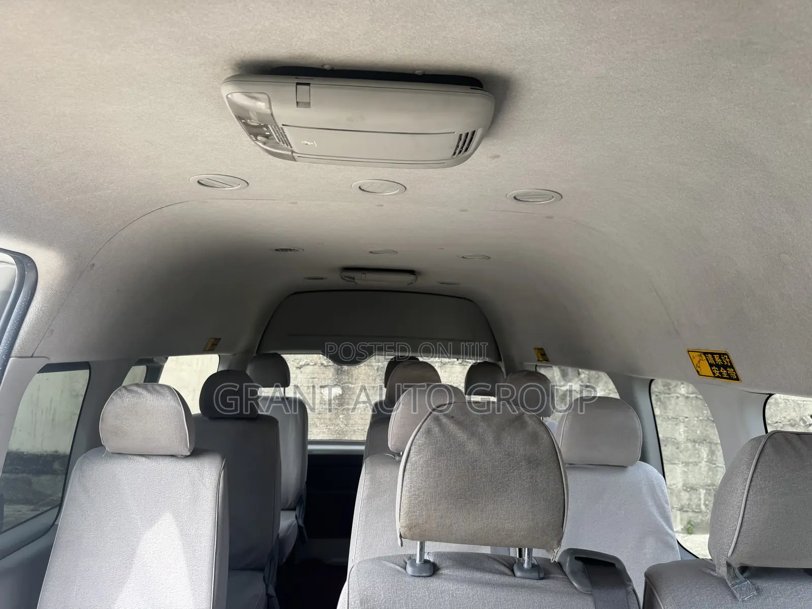 Toyota HiAce 2016 Gold