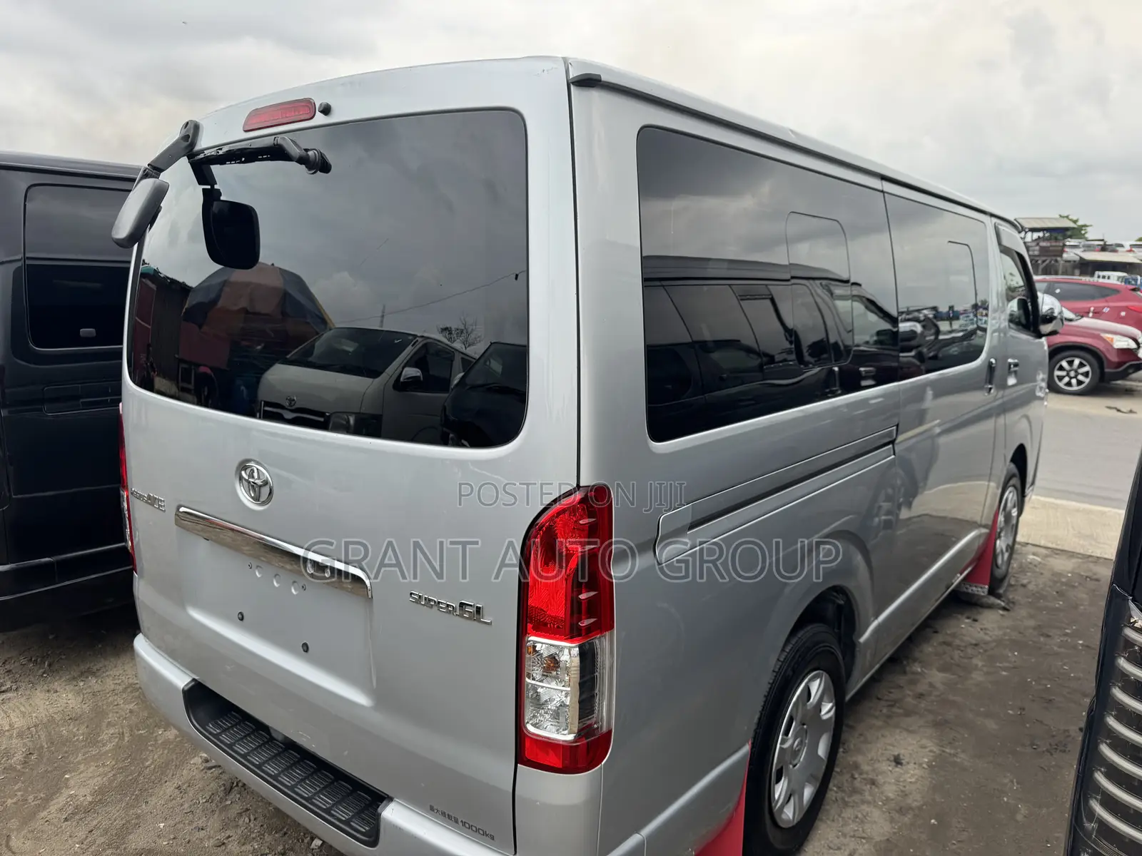 Toyota HiAce 2015 Silver