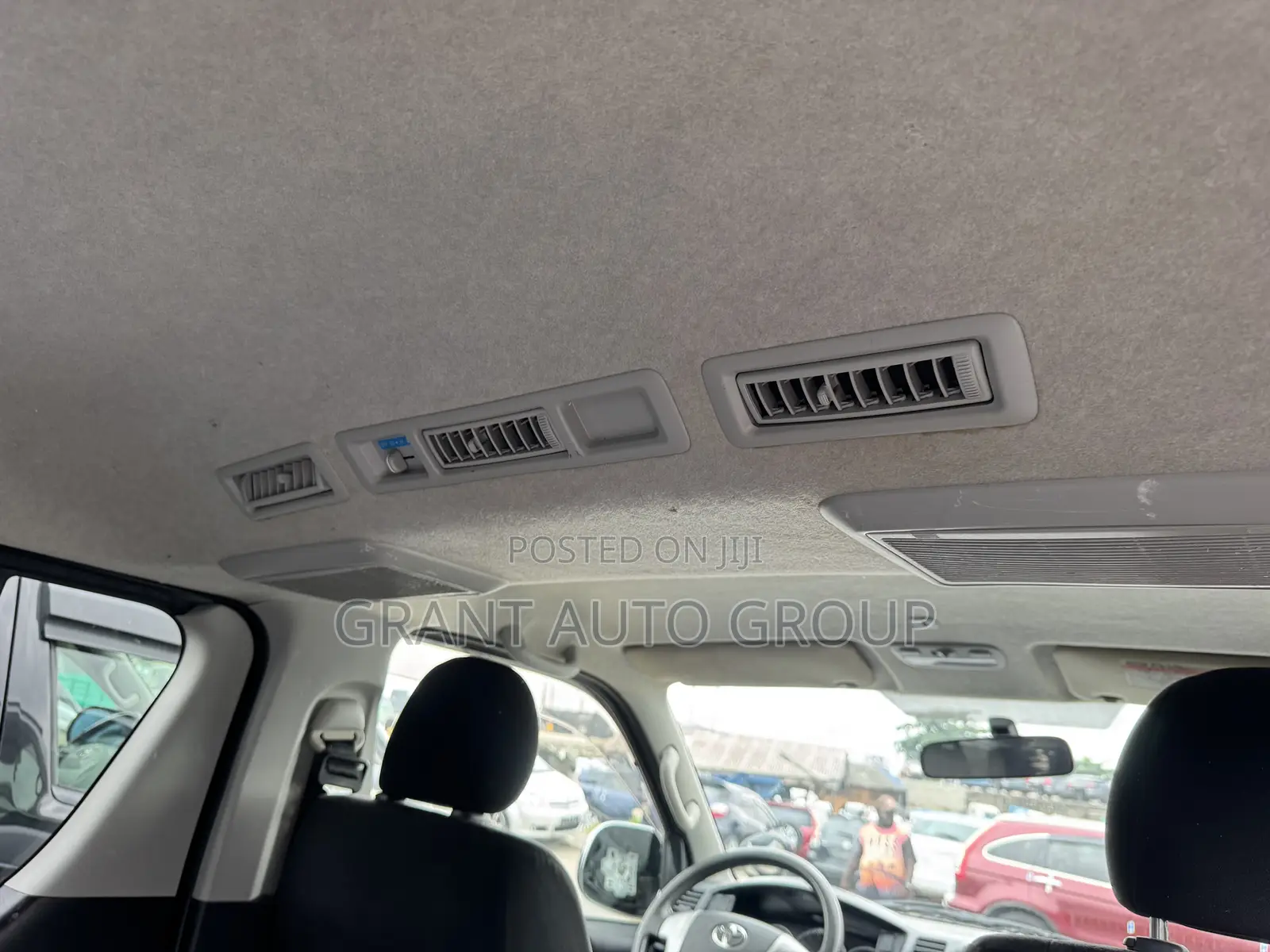 Toyota HiAce 2015 Silver