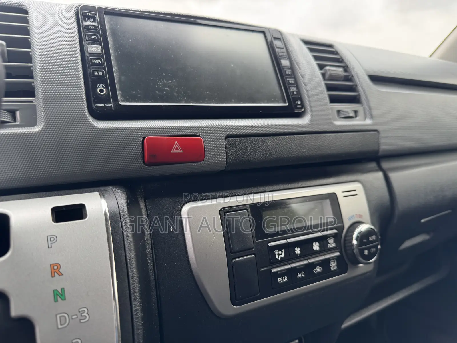 Toyota HiAce 2015 Silver