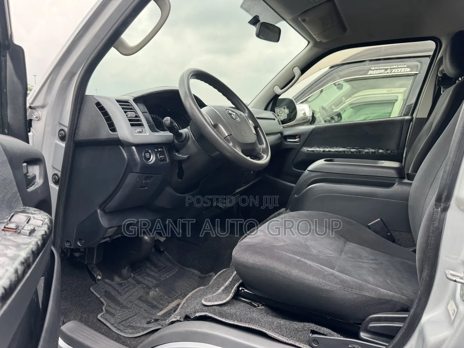 Toyota HiAce 2015 Silver