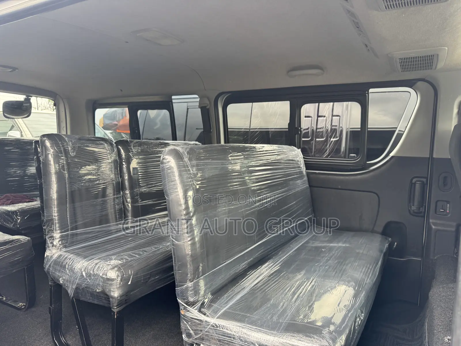 Toyota HiAce 2015 Silver