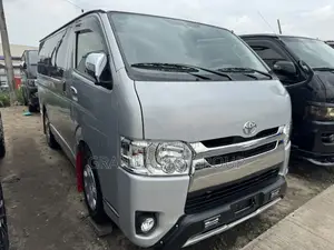 Toyota HiAce 2015 Silver