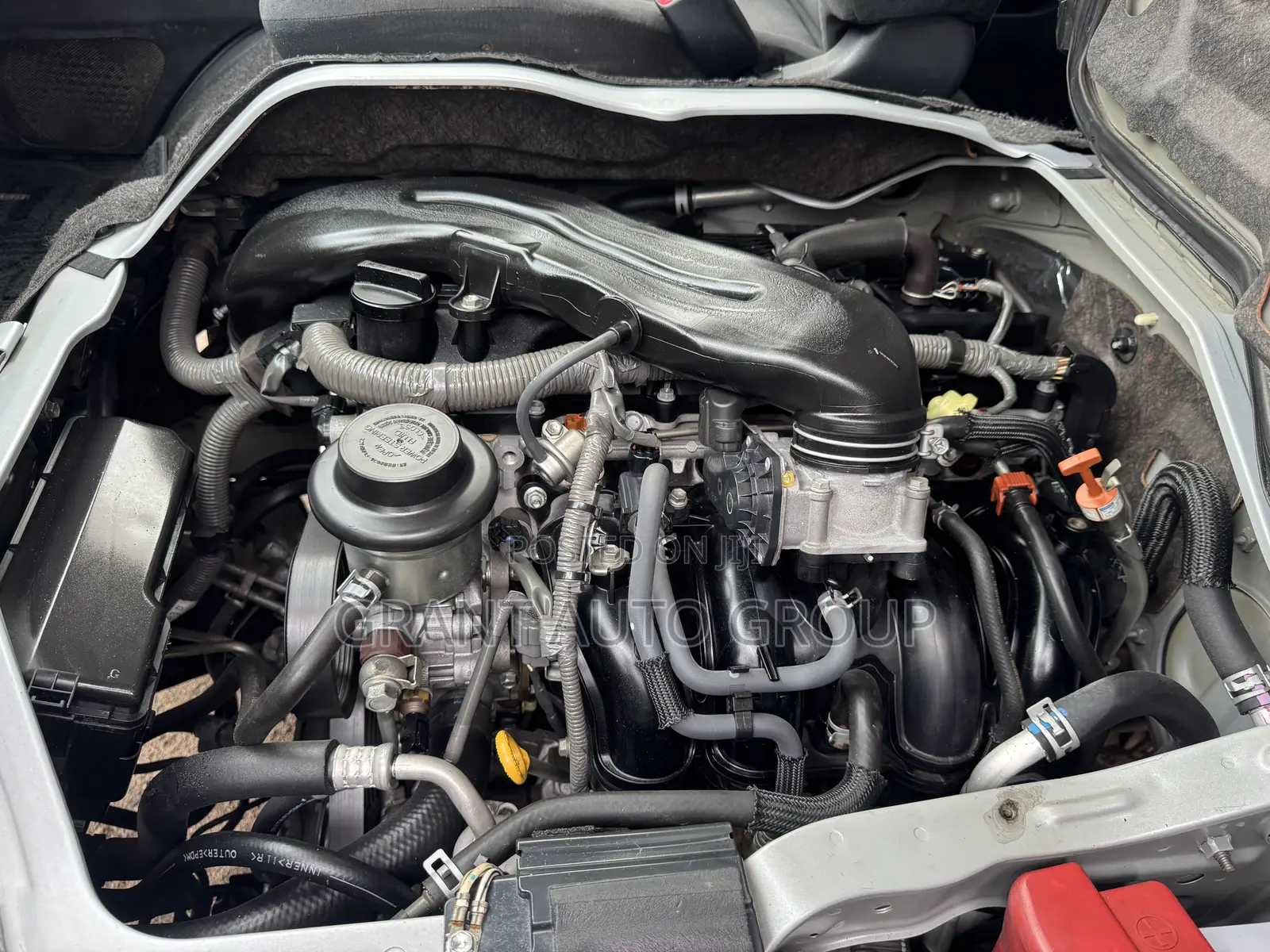 Toyota HiAce 2015 Silver