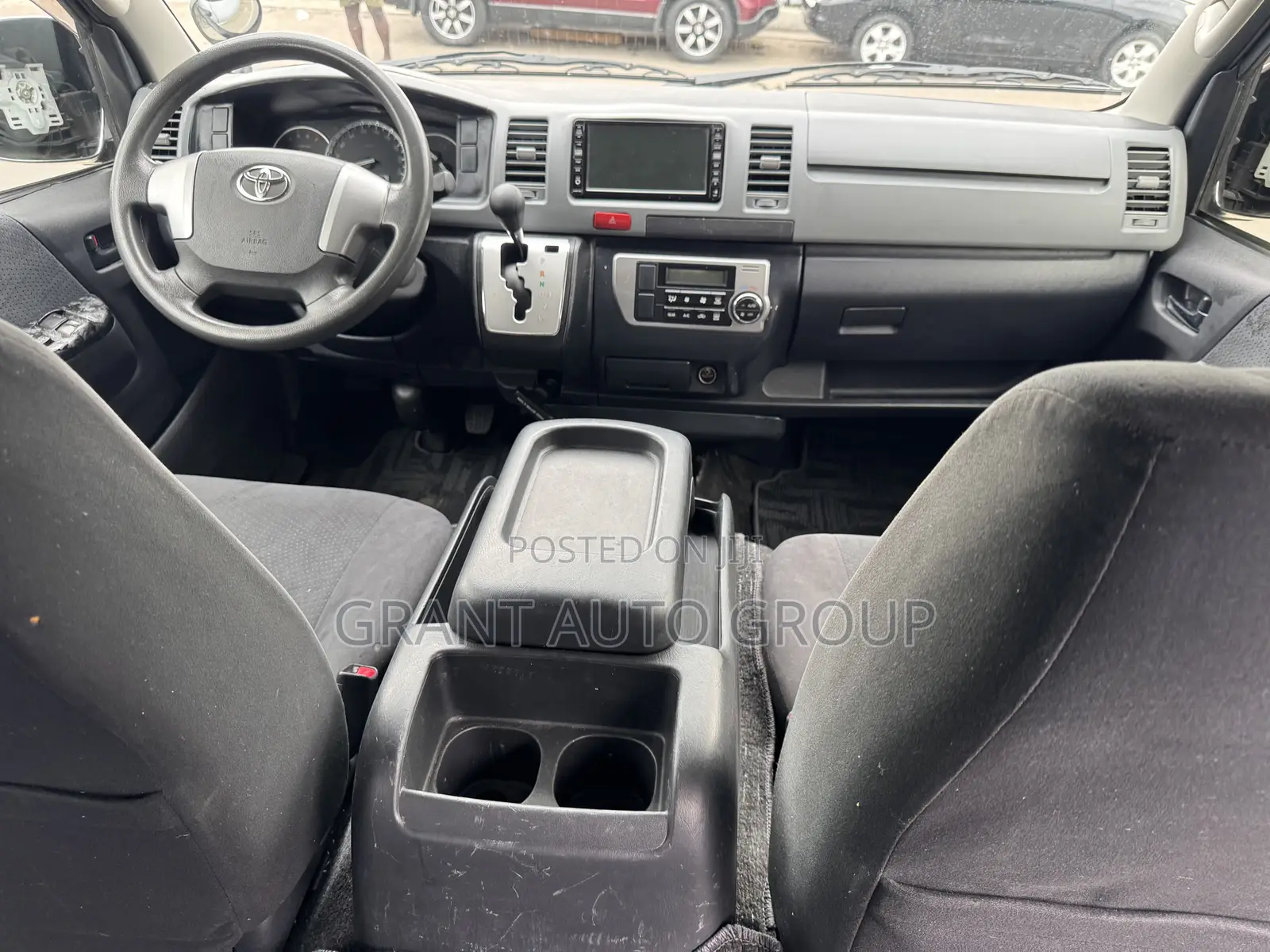 Toyota HiAce 2015 Silver