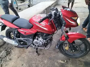 Bajaj Pulsar NS 200 2023 Red