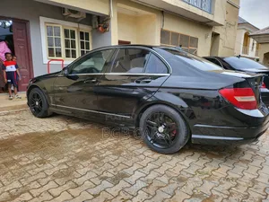 Mercedes-Benz C350 2012 Black