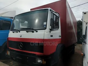 Mercedes-Benz 2008 White