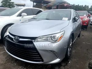 Toyota Camry XLE 4dr Sedan (2.5L 4cyl 6A) 2016 Silver