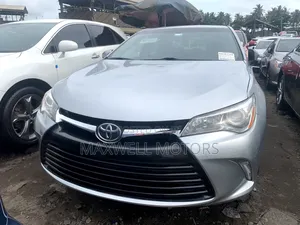 Toyota Camry XLE 4dr Sedan (2.5L 4cyl 6A) 2017 Silver