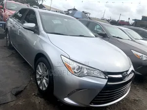 Toyota Camry XLE 4dr Sedan (2.5L 4cyl 6A) 2017 Silver