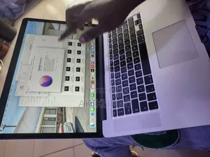 Laptop Apple MacBook Pro 8GB Intel Core I5 SSD 256GB