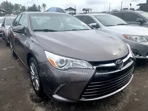 Toyota Camry XLE 4dr Sedan (2.5L 4cyl 6A) 2016 Gray