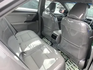 Toyota Camry XLE 4dr Sedan (2.5L 4cyl 6A) 2017 Gray