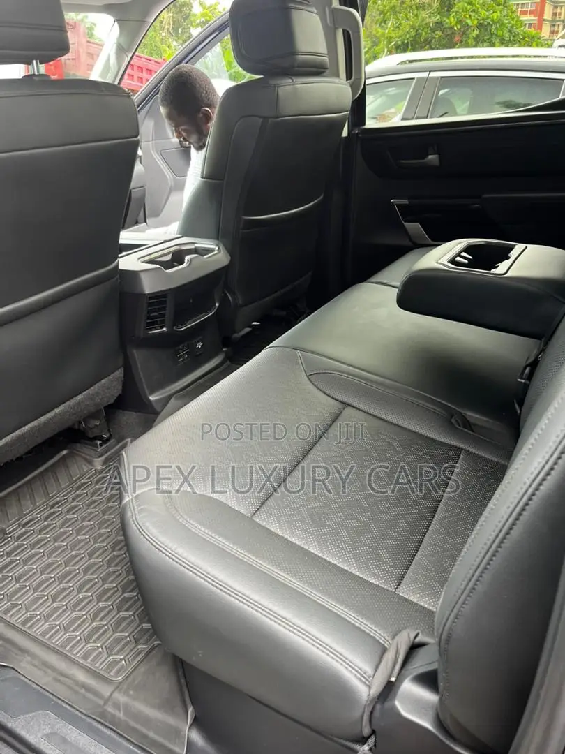 Toyota Tundra 2024 Black