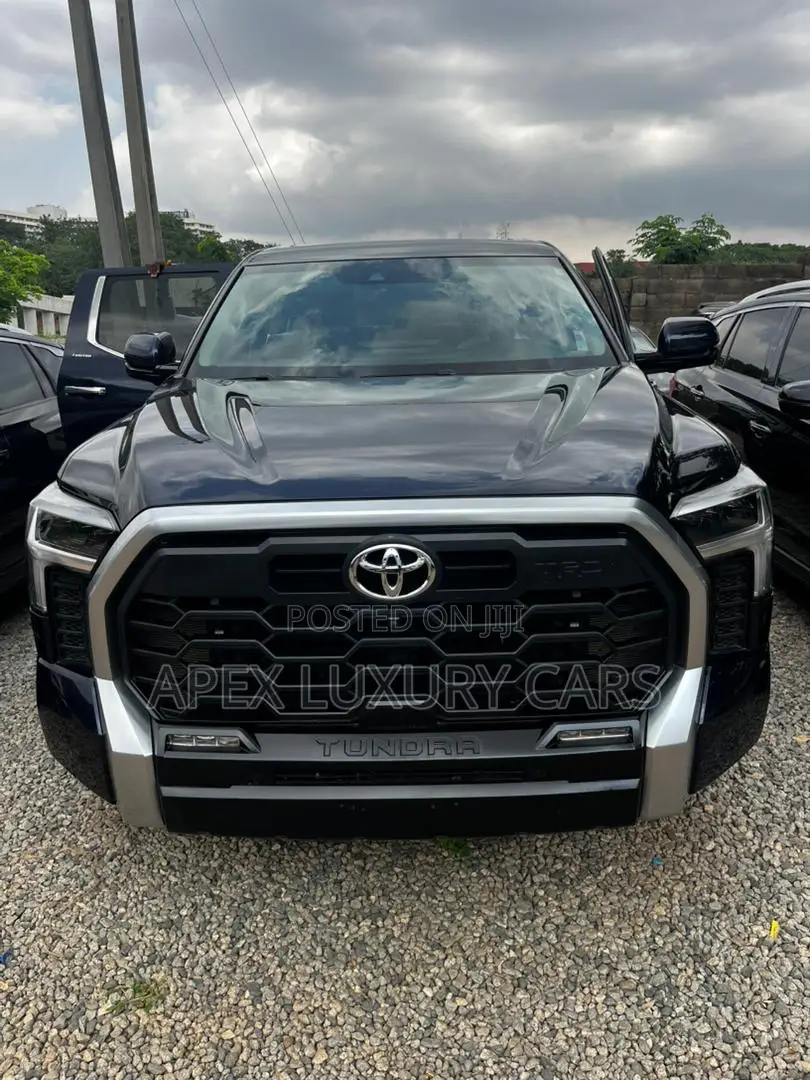Toyota Tundra 2024 Black