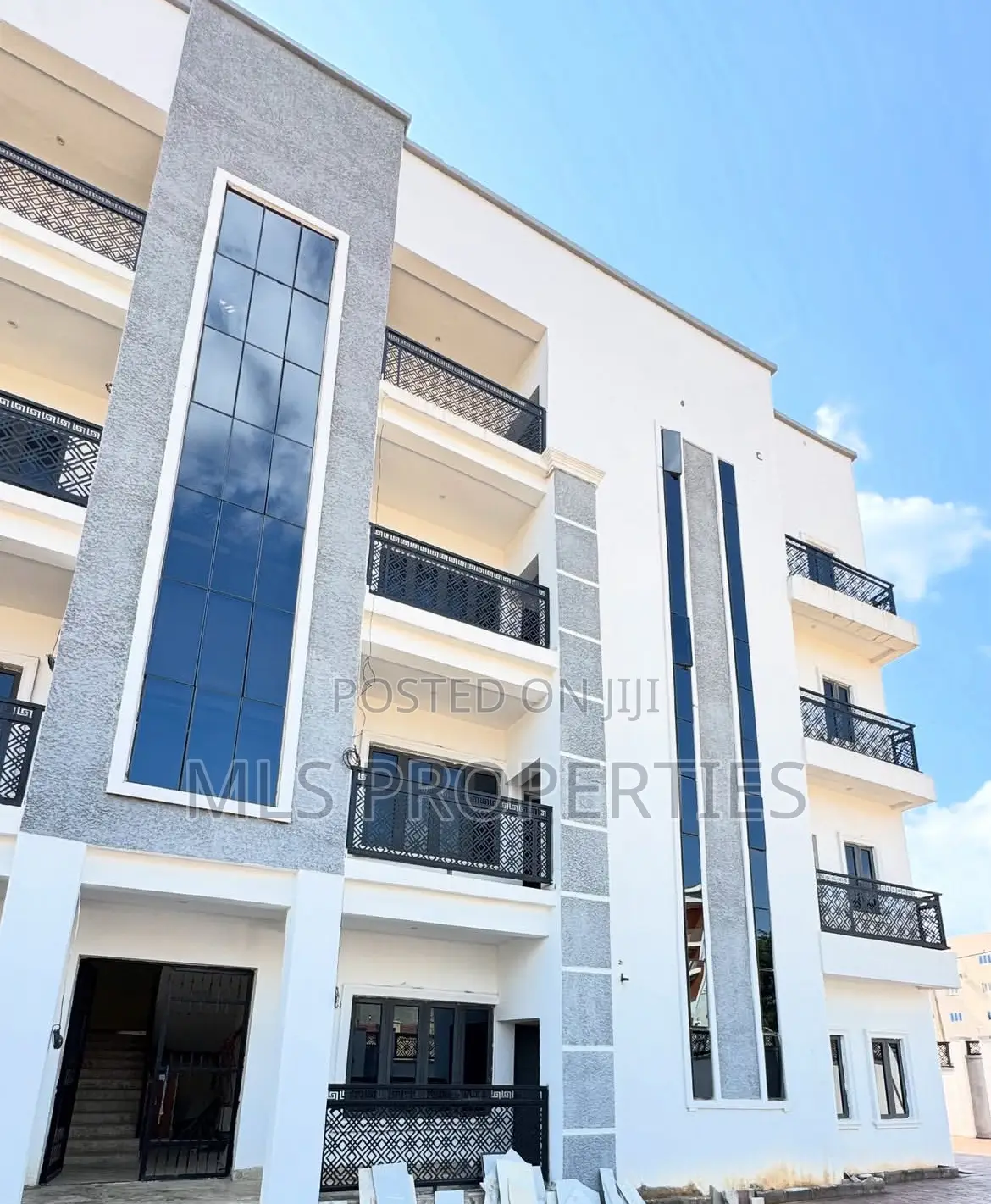 3bdrm Block of Flats in Katampe for rent
