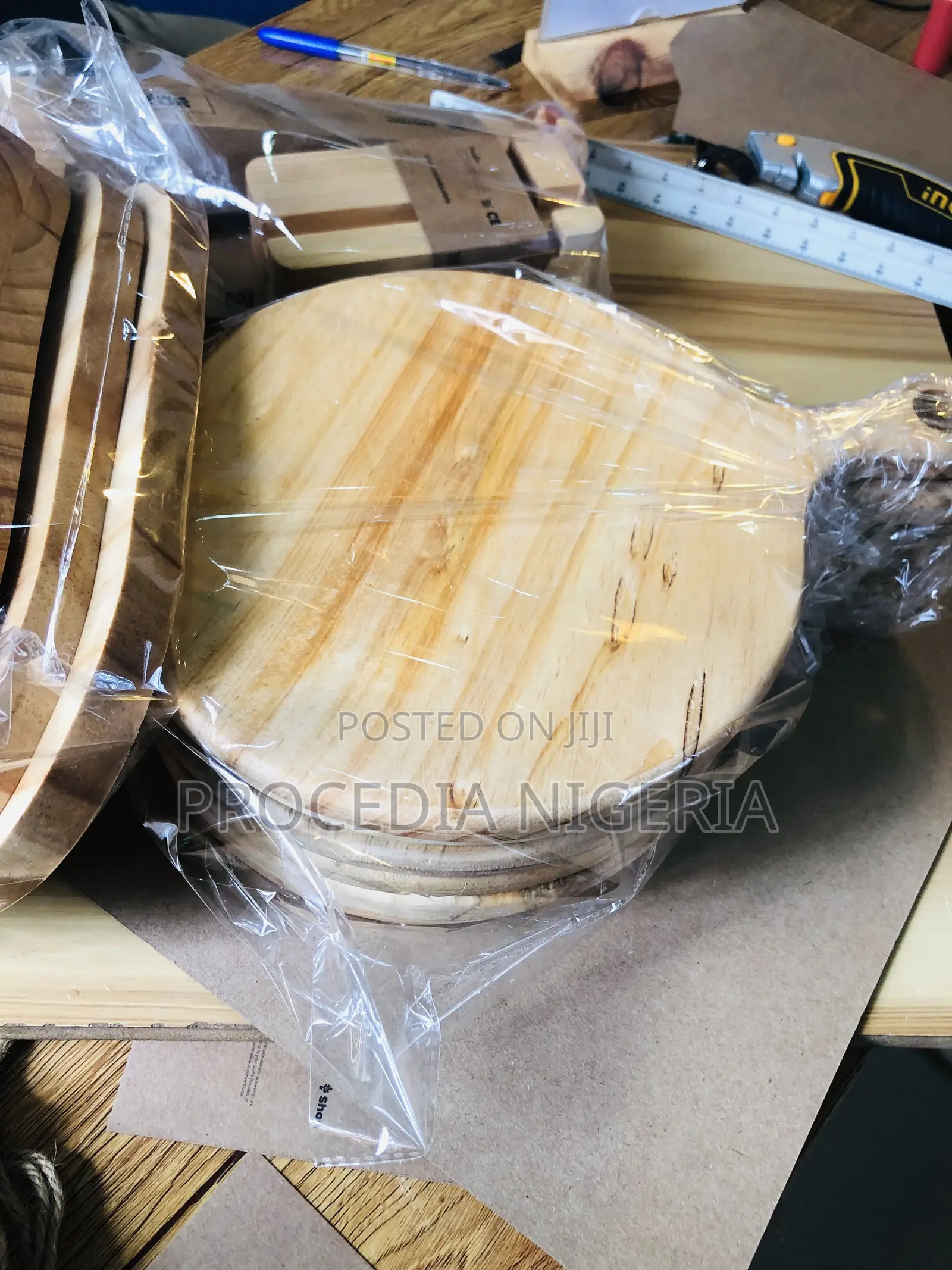 Round Wooden Serving/Chopping Board