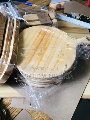 Round Wooden Serving/Chopping Board