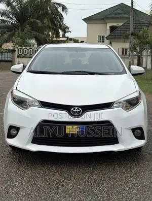 Photo - Toyota Corolla 2015 White