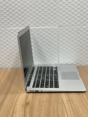 Laptop Apple MacBook Air 2012 8GB Intel Core I5 SSD 256GB