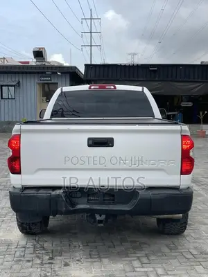 Toyota Tundra 1794 5.7L V8 4x2 CrewMax 5.6 ft. box 145.7 in. WB 2018
