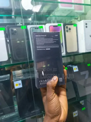 New Samsung Galaxy S10 128 GB Black