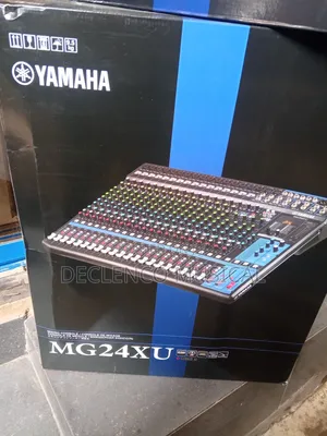 Yamaha Professional Console Mixer Mg24xu