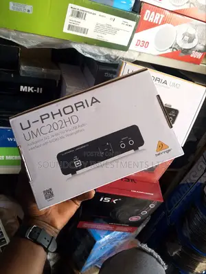 2ways Behringer U-phoria Umc202hd Soundcard.
