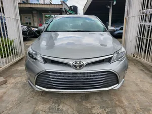 Photo - Toyota Avalon XLE Premium FWD Sedan (3.6L 6cyl 6A) 2016 Silver