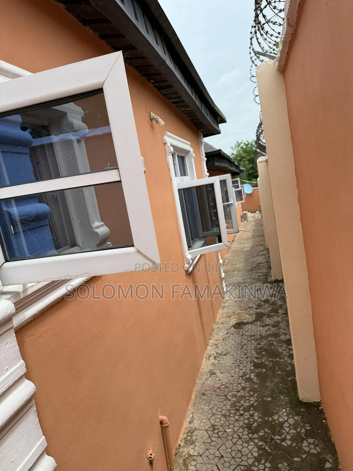 1bdrm Room & Parlour in Oluranti Idowu for rent