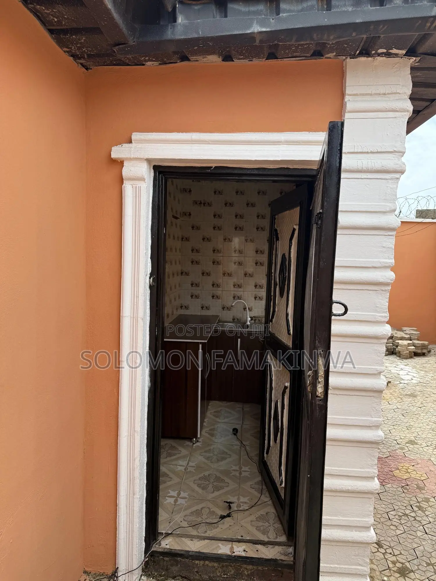 1bdrm Room & Parlour in Oluranti Idowu for rent