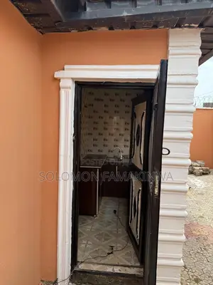 1bdrm Room & Parlour in Oluranti Idowu for rent