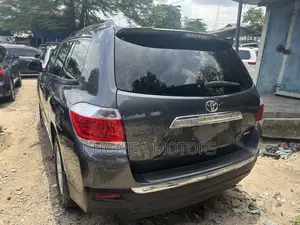 Toyota Highlander 2012 Gray