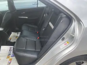 Toyota Camry SE 4dr Sedan (2.5L 4cyl 6A) 2013 Silver
