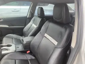 Toyota Camry SE 4dr Sedan (2.5L 4cyl 6A) 2013 Silver