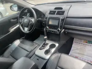Toyota Camry SE 4dr Sedan (2.5L 4cyl 6A) 2013 Silver