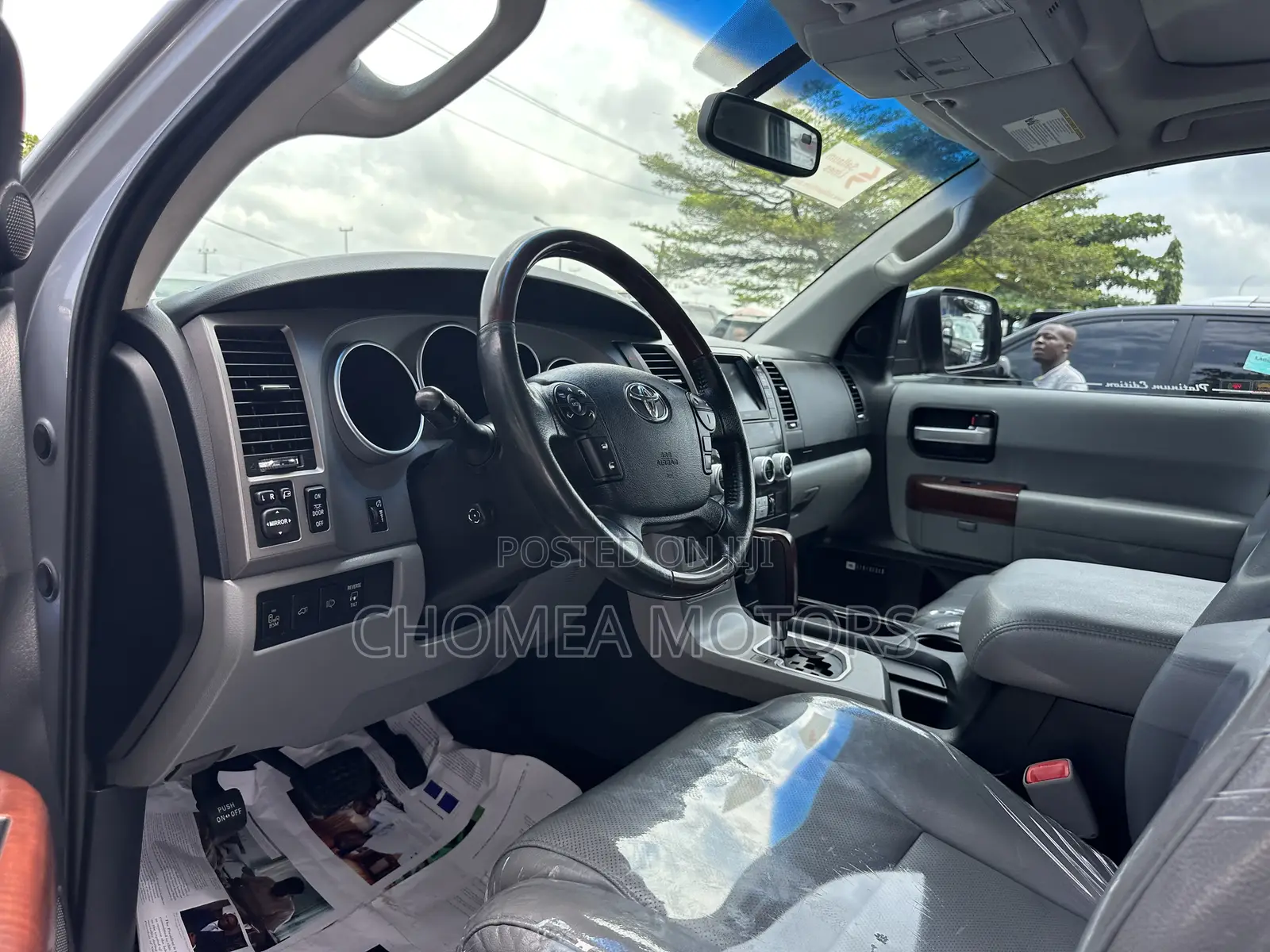 Toyota Sequoia 2014 Silver