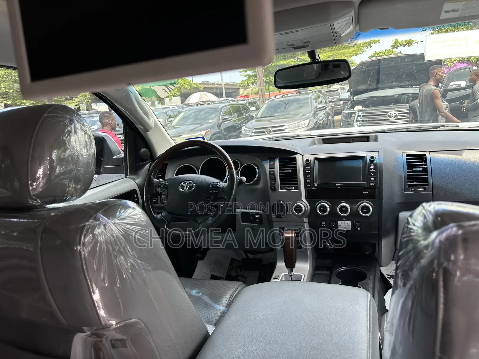 Toyota Sequoia 2014 Silver