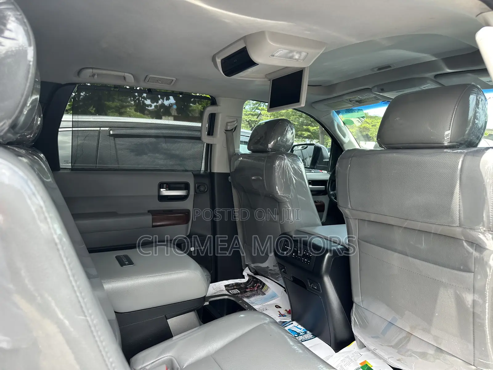 Toyota Sequoia 2014 Silver