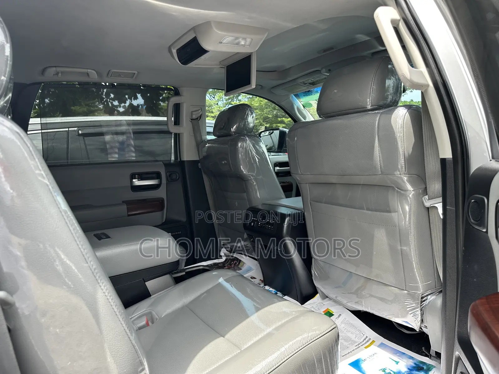 Toyota Sequoia 2014 Silver