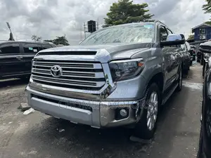 Toyota Sequoia 2014 Silver