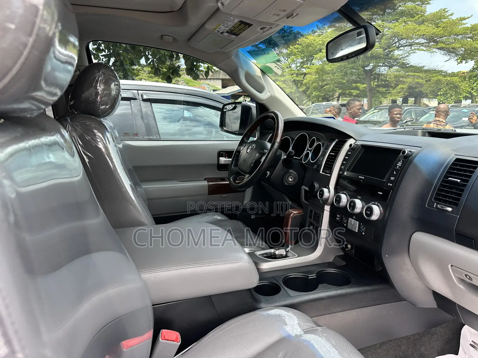 Toyota Sequoia 2014 Silver