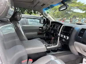 Toyota Sequoia 2014 Silver