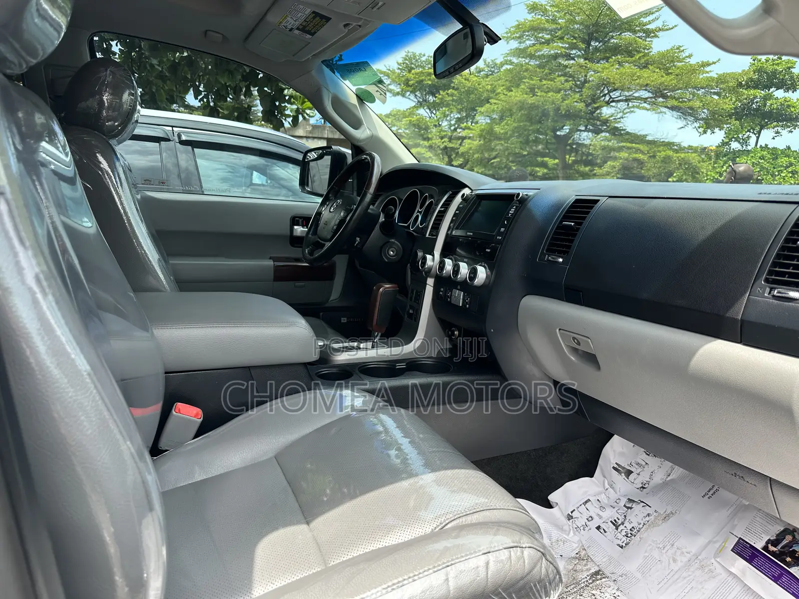 Toyota Sequoia 2014 Silver