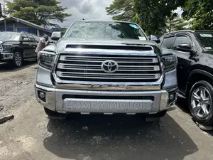 Toyota Sequoia 2014 Silver